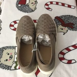 Women’s gray Reese quilted slip on sneakers